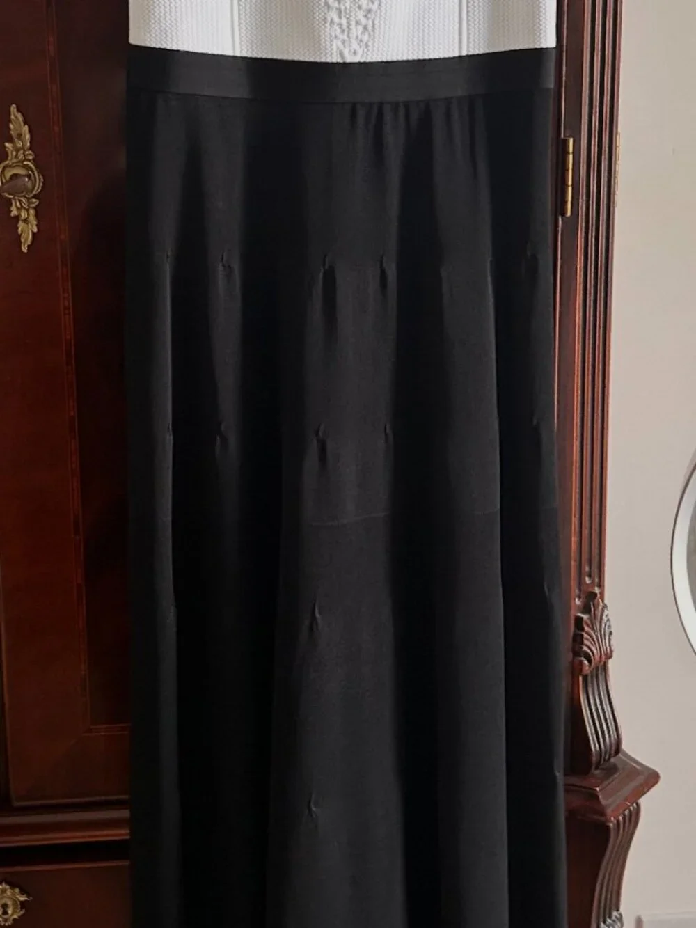 BNWT CHANEL 2025 Spring/Summer Pre-Collection Dress White top Black Bottom 38